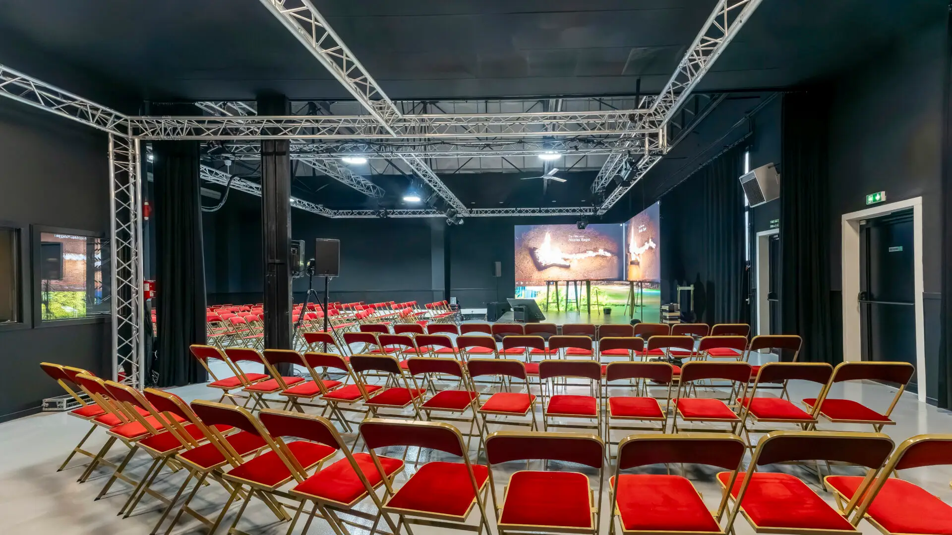 plateau capacite 250 personnes