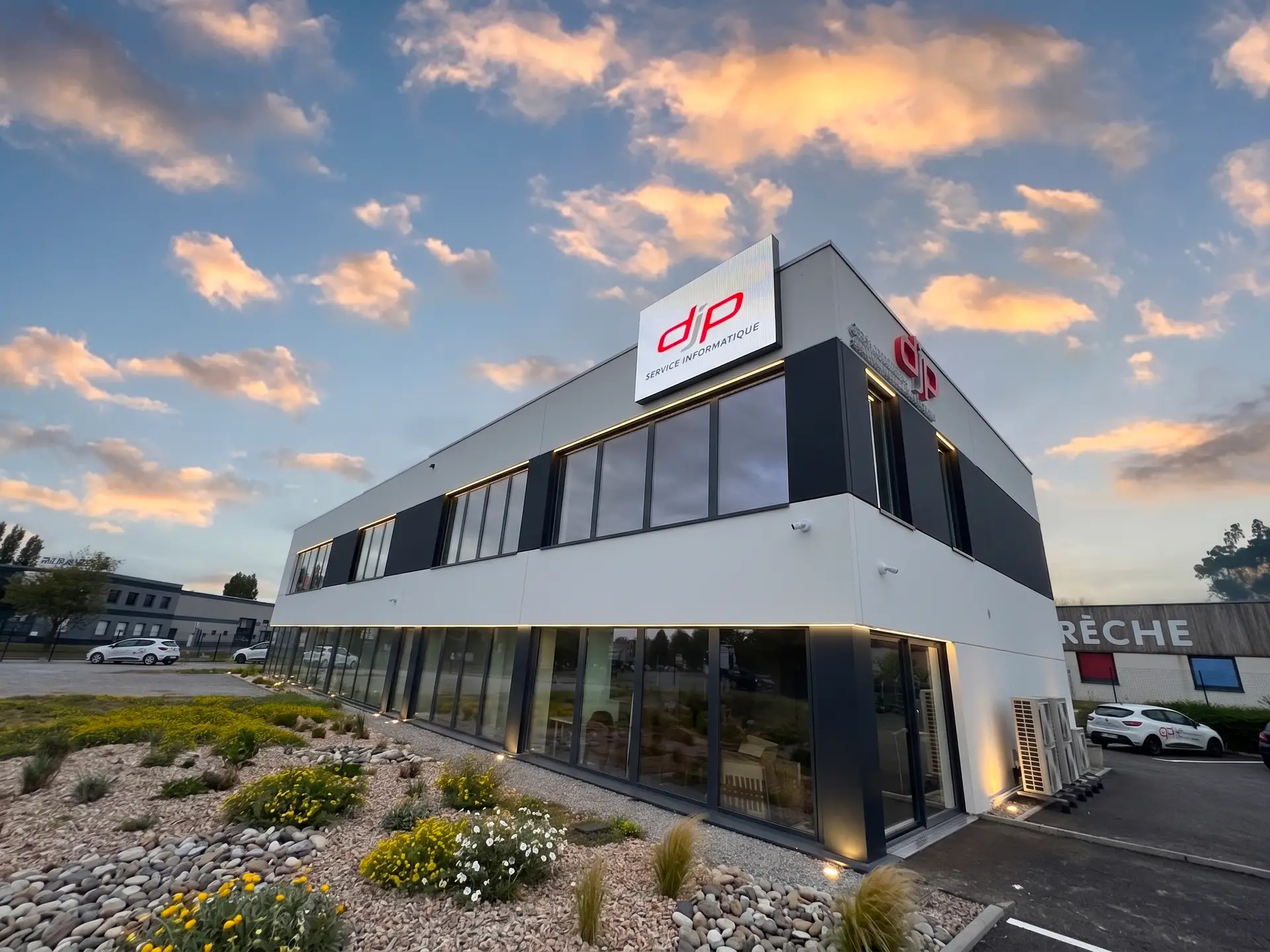 enseigne led facade djp informatique cambrai