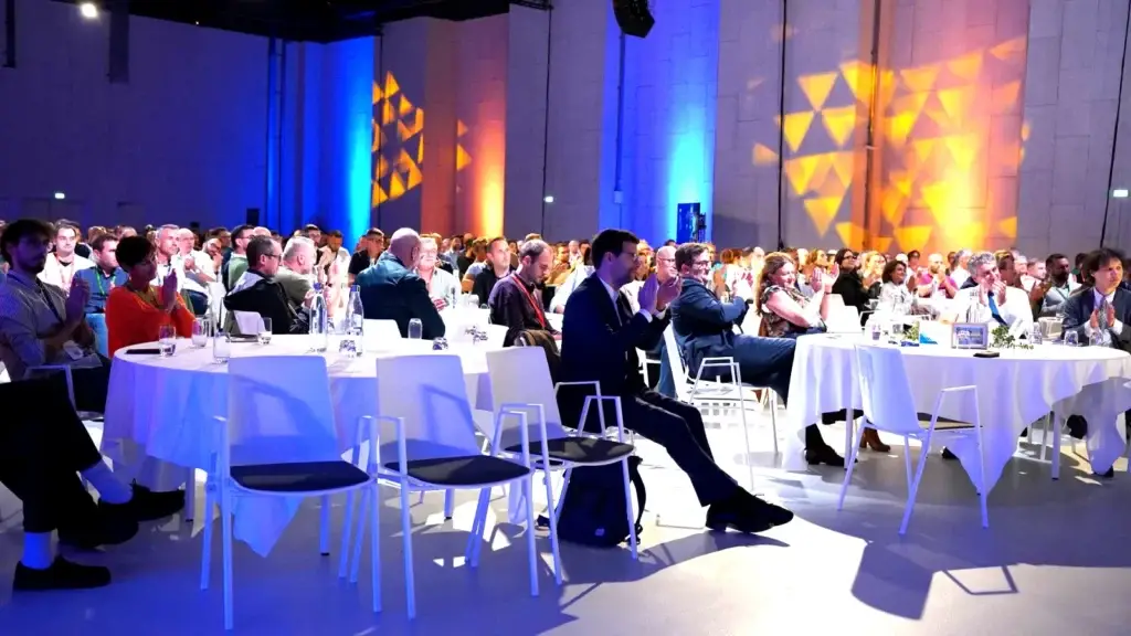 Public de la convention managers EDF en configuration tables rondes