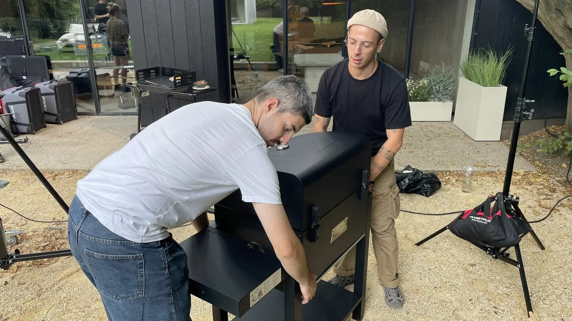 Installation du barbecue Naterial pour le shooting produit