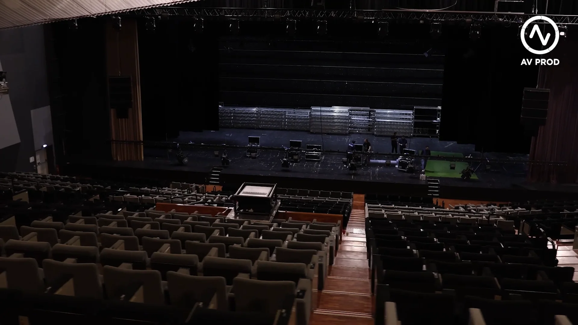 Salle du Zénith de Lille vide avant l’installation de la scénographie ADEO