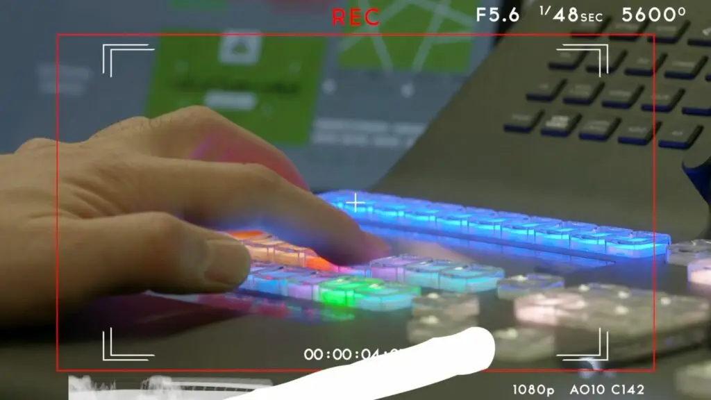 Régie vidéo : table de mixage en direct lors du tournage de la Sélection des pros Leroy Merlin
