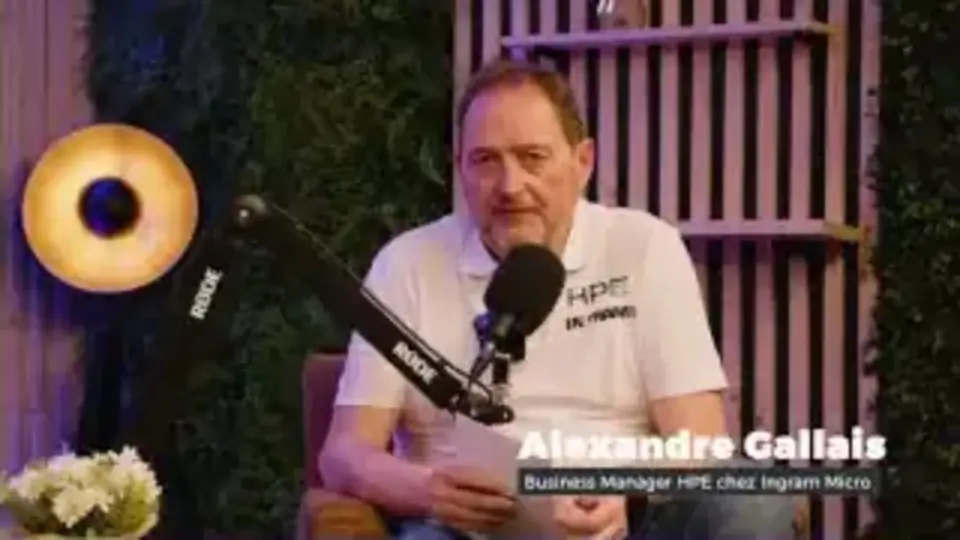 Podcast vidéo Ingram Micro : l’animateur en train de poser ses questions à l’expert HPE