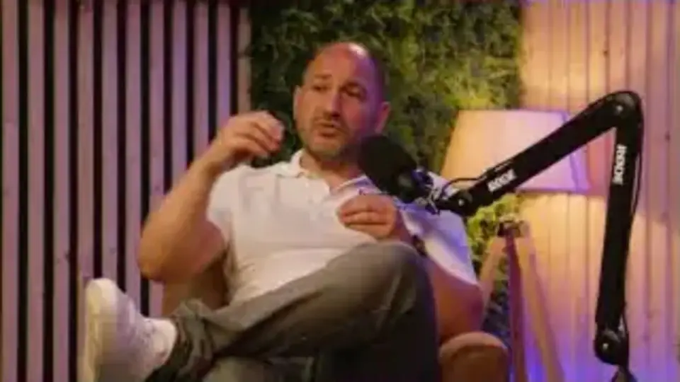 Podcast vidéo Ingram Micro : l’expert avant-ventes HPE explique en s’appuyant sur ses mains