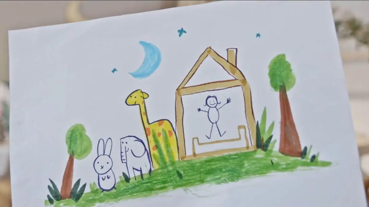 Publicité Standers : dessin d’enfant représentant une maison, des animaux et des arbres