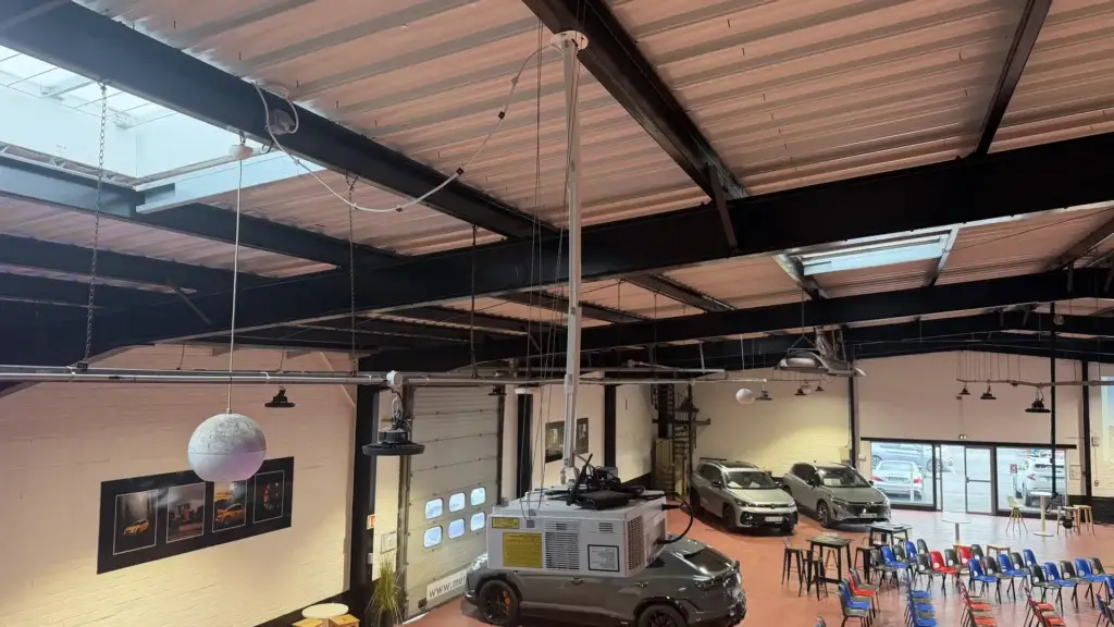 Régie, caméra PTZ et éclairage - salle de vente aux enchères Mercier Automobiles à Faches-Thumesnil